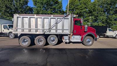 International HX Dump Truck
