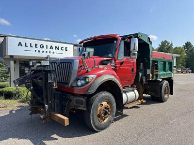 International WorkStar 7600 Dump Truck - 410HP, 10 Speed Manual