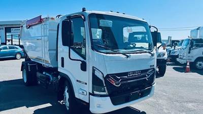 Isuzu NRR Dump Truck
