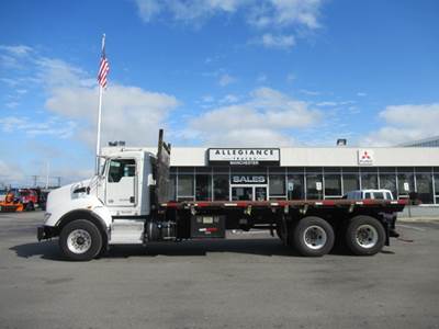 Kenworth T400 Tandem Axle Flatbed Truck - 400HP, 10 Speed Manual
