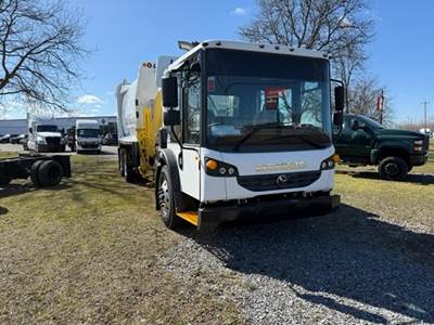 DENNIS EAGLE PROVIEW Tandem Axle Garbage Truck - Cummins, 360HP, Automatic
