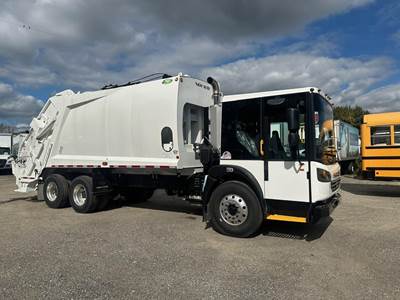 DENNIS EAGLE PROVIEW Tandem Axle Garbage Truck - Cummins, 360HP, Automatic