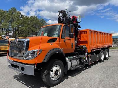 International WorkStar 7600 Grapple Truck
