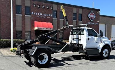 Ford F-750 XL Hooklift Truck
