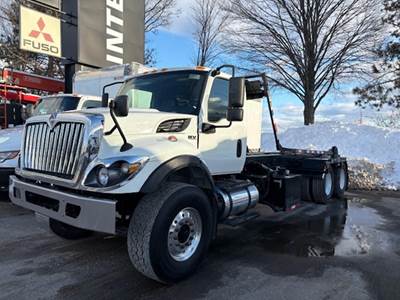 International HV Hooklift Truck - Automatic