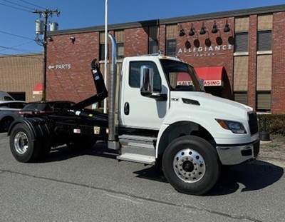 International MV Hooklift Truck - Automatic