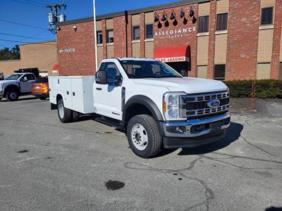 Ford F-600 Mechanic / Service Truck - 10 Speed Automatic