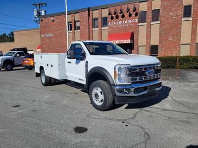 Ford F-600 Mechanic / Service Truck - 10 Speed Automatic