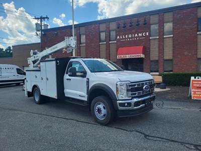Ford F-600 Mechanic / Service Truck - Automatic