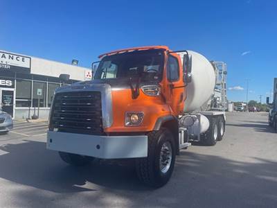 Freightliner 114SD Mixer / Ready Mix / Concrete Truck - Detroit, 410HP