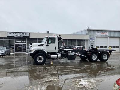 International HV Roll Off Truck
