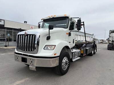 International HX Roll Off Truck - Cummins, 485HP