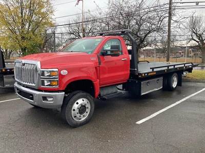 International CV Rollback Tow Truck - Automatic