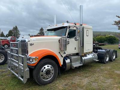 International 9900 Sleeper Semi Truck - Cummins 550HP