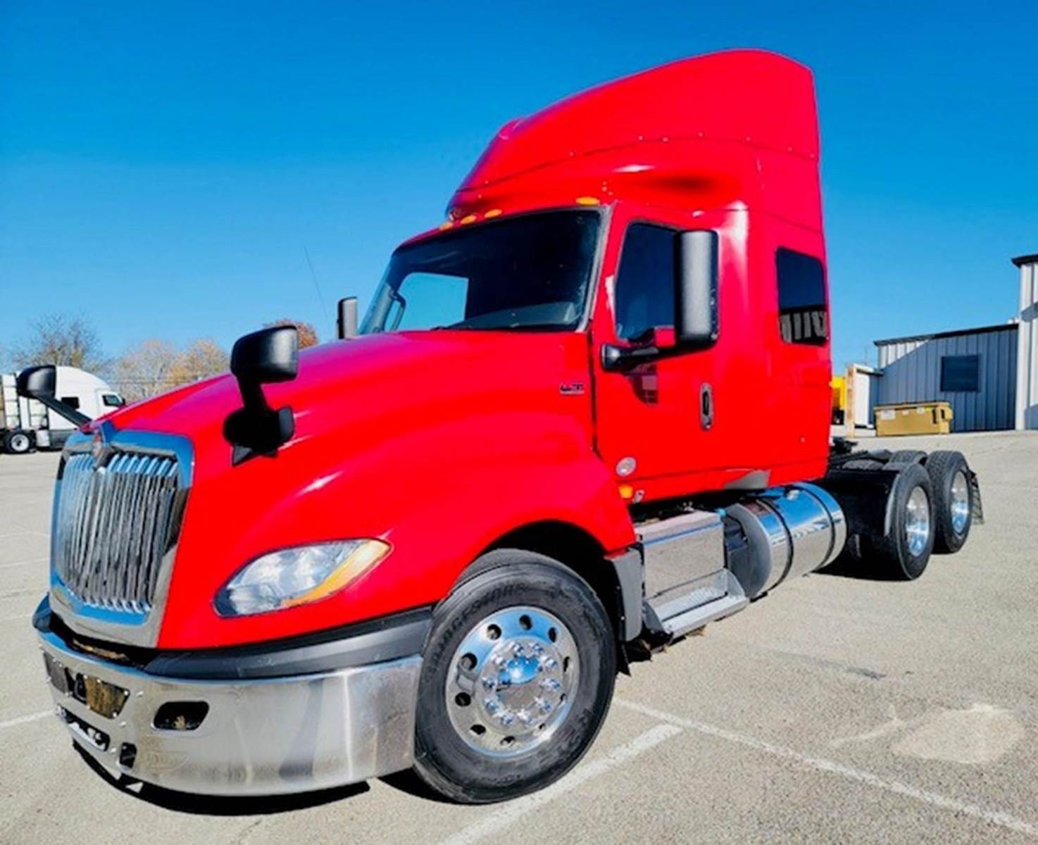 2018 International LT Sleeper Semi Truck 56" Mid Roof Sleeper