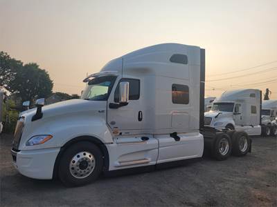 International LT Sleeper Semi Truck - A26 475HP
