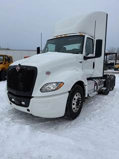 International LT Sleeper Semi Truck - Cummins 450HP