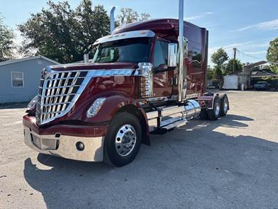 International LoneStar Sleeper Semi Truck - Cummins