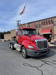 International ProStar Sleeper Semi Truck - Cummins 425HP, 10 Speed Manual