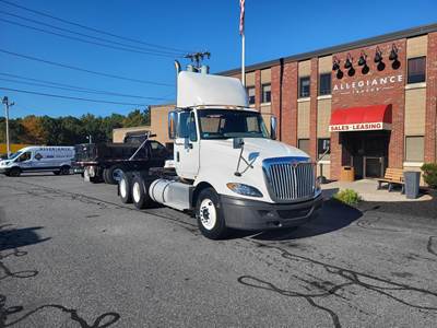International ProStar Sleeper Semi Truck - Cummins 450HP, 10 Speed Automatic