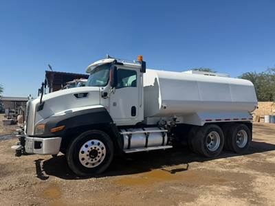 2013 Caterpillar CT660 Water Truck 4000 gallons new steel tank!