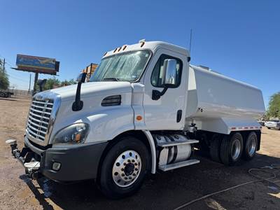 2016 Freightliner Cascadia Water Truck LOW MILE 45,000