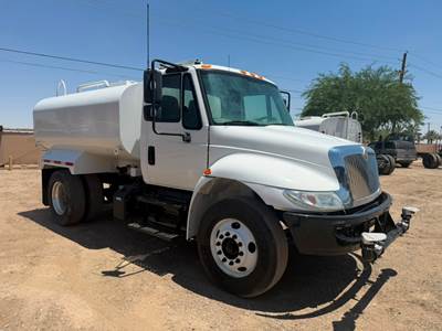 2018 International 4400 Water Truck 2000 gallons new steel tank!