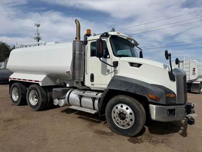 2013 Caterpillar CT660S Water Truck 4000 gallons new steel tank!