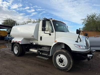2016 International DuraStar 4300 Water Truck 2000 gallons new steel tank!