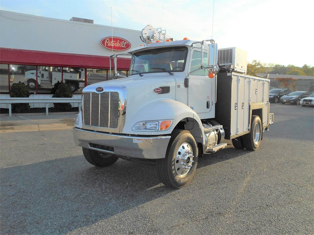 2020 Peterbilt 337 Mechanic / Service Truck Paccar, 300HP For Sale