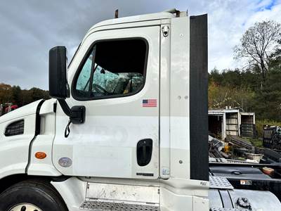 2013 Freightliner Cascadia Day Cab Assembly