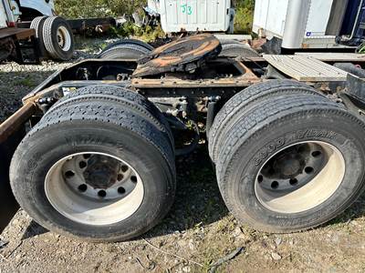 2010 Paccar FLEXAIR Tandem Cutoff; Eaton DSP40; 3.55 Ratio; Complete with Aluminum Wheels