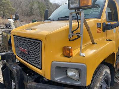 GMC C8500 Hood