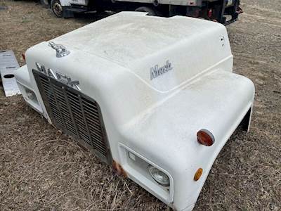 Mack R Model Hood