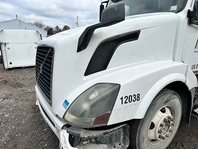 2011 Volvo VNL Hood for 2003-2020 VNL