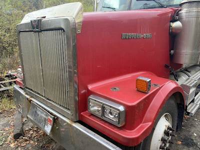 Western Star 4900FA Hood