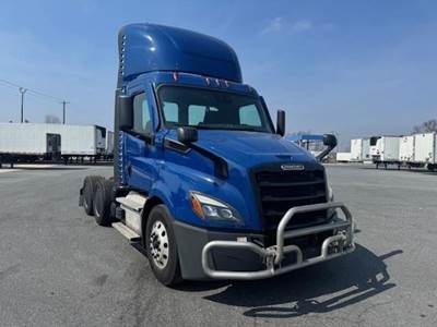Freightliner Cascadia 116 Day Cab Truck - Detroit 410HP, 12 Speed Dt12 Amt
