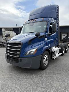 Freightliner Cascadia 116 Day Cab Truck - Detroit 410HP, 12 Speed Dt12 Amt