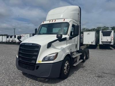 Freightliner Cascadia 116 Day Cab Truck - Detroit 410HP, 12 Speed Dt12 Amt