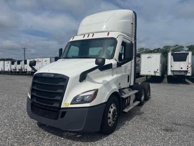 Freightliner Cascadia 116 Day Cab Truck - Detroit 410HP, 12 Speed Dt12 Amt