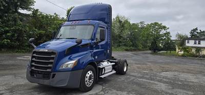 Freightliner Cascadia 116 Single Axle Day Cab Truck - Detroit 450HP, 12 Speed Dt12 Amt