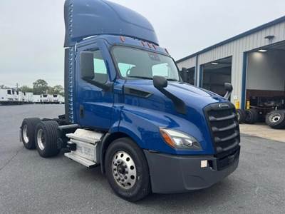 Freightliner Cascadia 116 Day Cab Truck - Detroit 410HP, 12 Speed Dt12 Amt