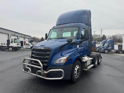 Freightliner Cascadia 116 Day Cab Truck - Detroit 450HP, 12 Speed Dt12 Amt