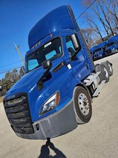 Freightliner Cascadia 116 Day Cab Truck - Detroit 450HP, 12 Speed Dt12 Amt