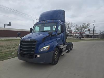 Freightliner Cascadia 116 Day Cab Truck - Detroit 450HP, 12 Speed Dt12 Amt