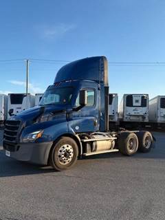 Freightliner Cascadia 116 Day Cab Truck - Detroit 450HP, 12 Speed Dt12 Amt