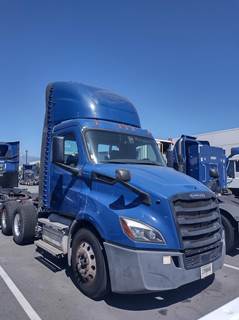 Freightliner Cascadia 116 Day Cab Truck - Detroit 450HP, 12 Speed Dt12 Amt
