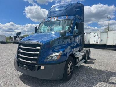 Freightliner Cascadia 116 Day Cab Truck - Detroit 450HP, 12 Speed Dt12 Amt