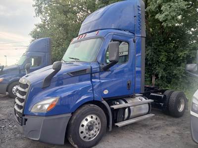 Freightliner Cascadia 116 Day Cab Truck - Detroit 450HP, 12 Speed Dt12 Amt