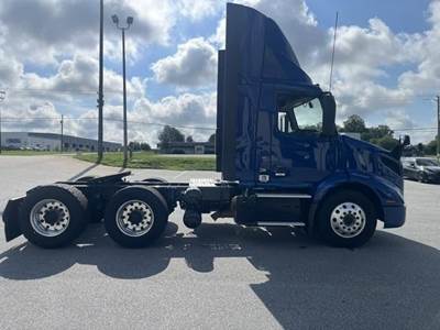 Volvo VNR64T300 Day Cab Truck - D13 410HP, 12 Speed I Shift Amt